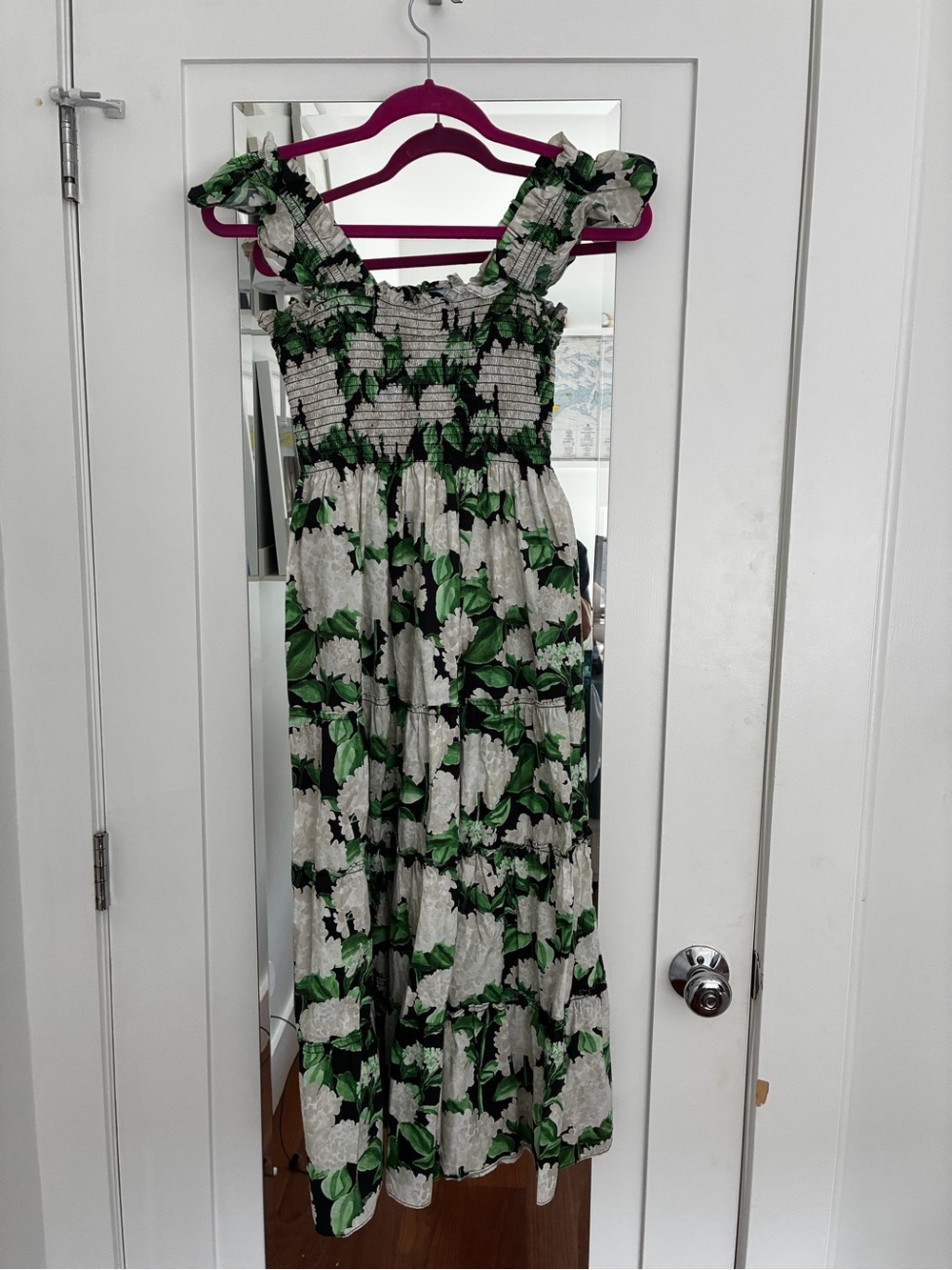Hill House Women’s Midi Dress in White and Green Hydrangea Floral